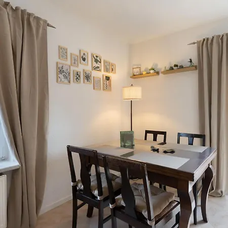 Апартаменты Yvette's 2 Lugau